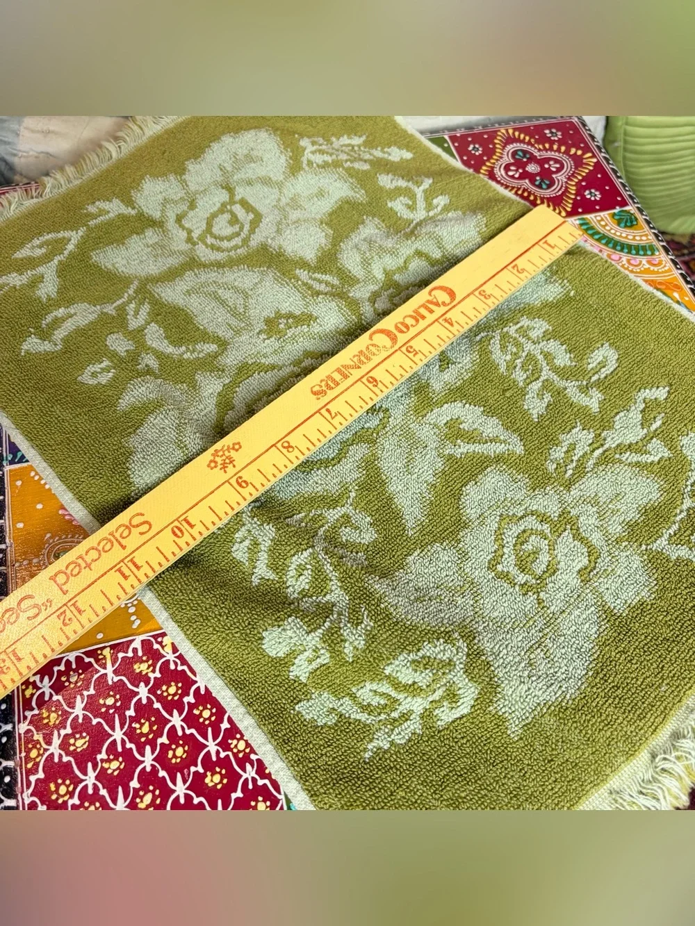70s Green Rose Hand Towel